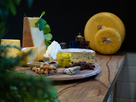 Taste Yarra Valley - Tasting Flights: Wine And Cheese - Taree Accommodation 1