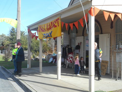 Yarck Country Market - Taree Accommodation 2