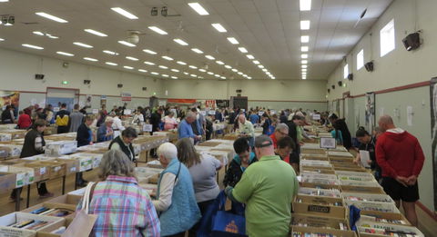 Rotary Club Of Wagga Wagga - Book Fair - Taree Accommodation 0