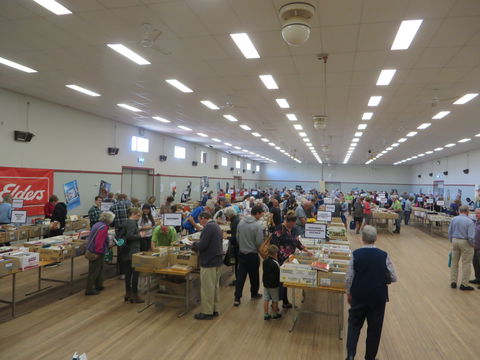 Rotary Club Of Wagga Wagga - Book Fair - Taree Accommodation 1