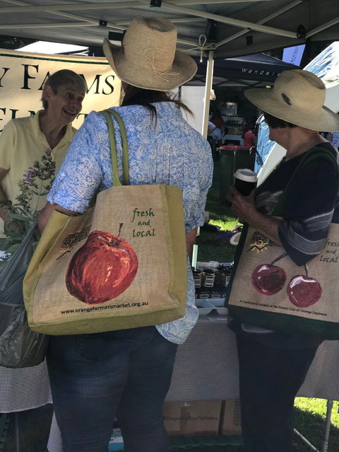 Orange Farmers Market - Taree Accommodation 2