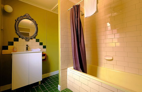 Hotel Blue - Taree Accommodation 4