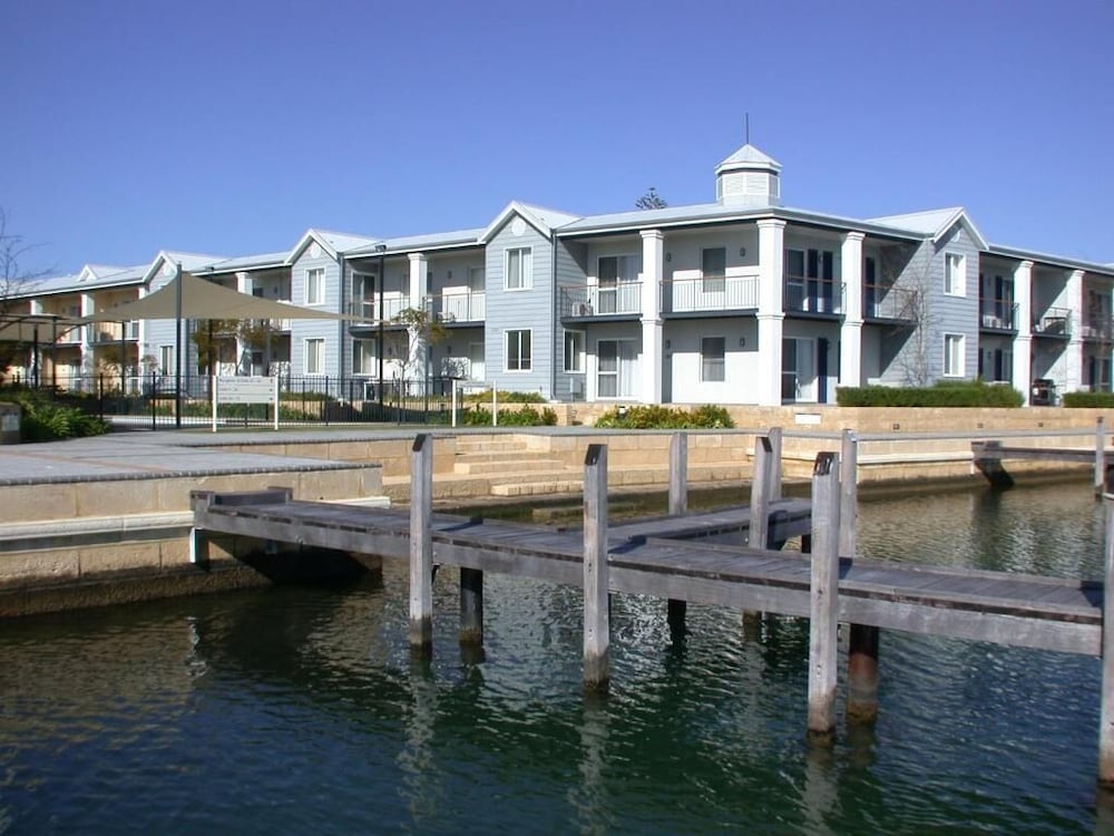 Halls Head WA Taree Accommodation