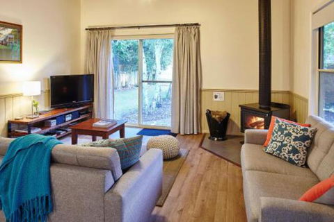 Alpine Valley Cottages - Taree Accommodation 6