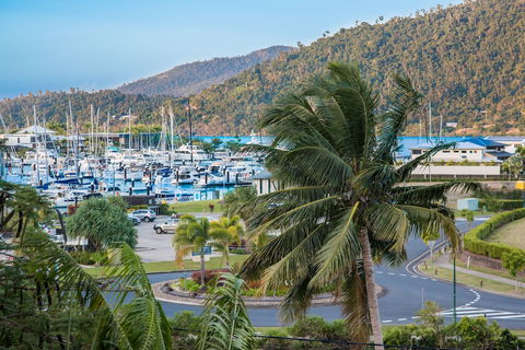 At Waterfront Whitsunday Retreat - Taree Accommodation 5