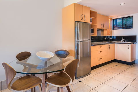 At Waterfront Whitsunday Retreat - Taree Accommodation 4