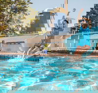 The Big Windmill - Taree Accommodation