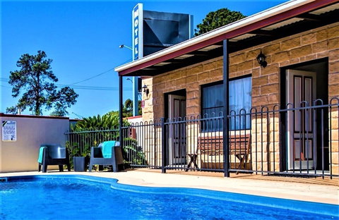 Ascot Lodge Motor Inn Kingaroy - Taree Accommodation 1