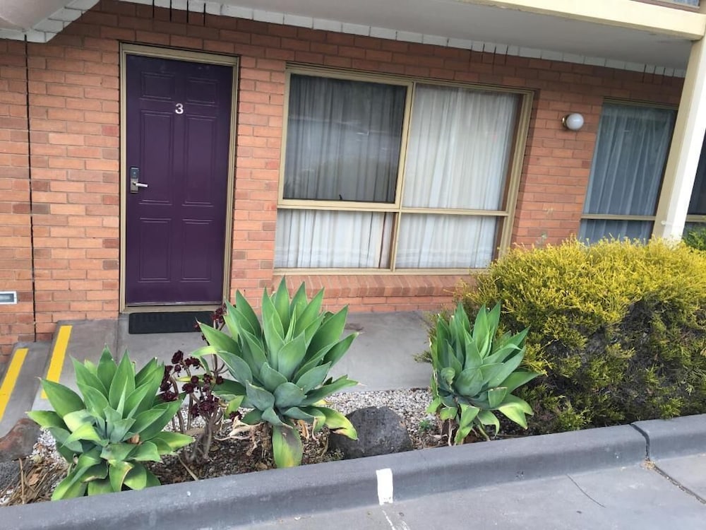 Cross Keys ACT Taree Accommodation