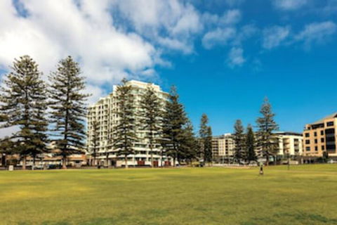 Oaks Glenelg Liberty Suites - Taree Accommodation 0