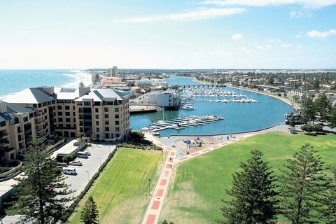 Oaks Glenelg Liberty Suites - Taree Accommodation 4