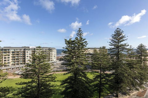 Oaks Glenelg Liberty Suites - Taree Accommodation 6