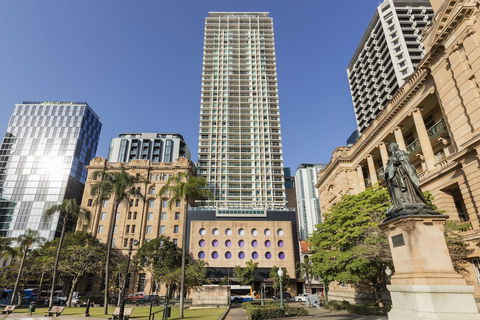 Oaks Brisbane Casino Tower Suites - Taree Accommodation 4