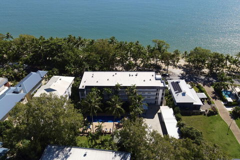 Agincourt Beachfront Apartments - Taree Accommodation 3