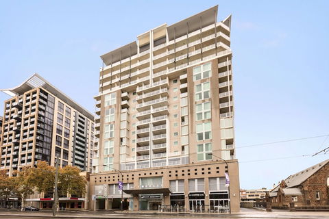 Oaks Adelaide Embassy Suites - Taree Accommodation 0