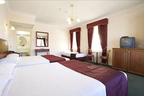 Palais Royale - Taree Accommodation 7