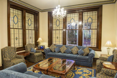 Palais Royale - Taree Accommodation 3