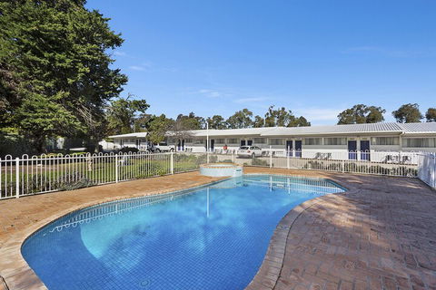Byer Fountain Motor Inn, Holbrook - Taree Accommodation 7