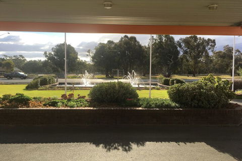 Byer Fountain Motor Inn, Holbrook - Taree Accommodation 6