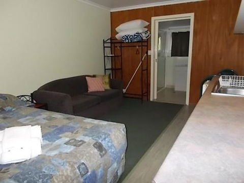 Oakridge Motel Tourist Park - Taree Accommodation 1