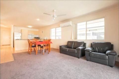 Huntington Villas - Taree Accommodation 5