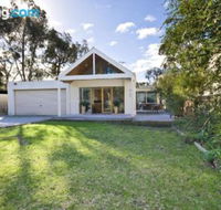 Torquay Retreats Eighteen Beach - Taree Accommodation