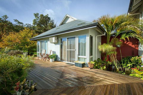 Glenelg On King Bed & Breakfast - Taree Accommodation 0