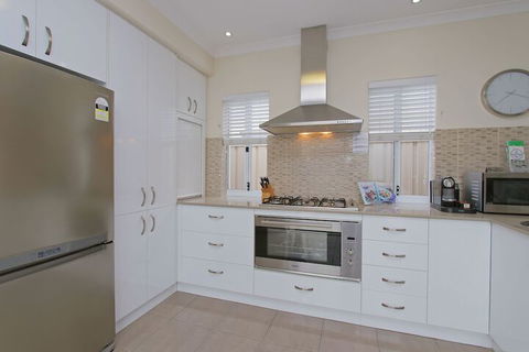 Anastasia Villa - Taree Accommodation 7