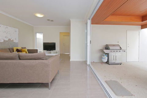 Anastasia Villa - Taree Accommodation 4