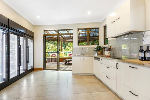 Aquila Retreat - Taree Accommodation 5