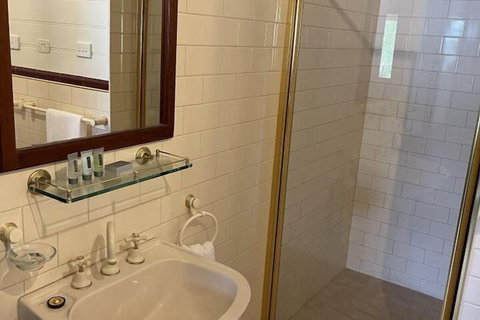 CBC Bed & Breakfast & Cafe - Taree Accommodation 7