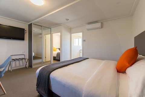 Mick O'Shea's - Taree Accommodation 5