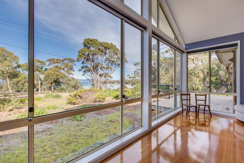 Sea La Vie - Taree Accommodation 2