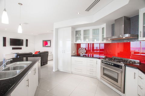 Spinnakers By Rockingham Apartments - Taree Accommodation 6