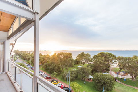 Spinnakers By Rockingham Apartments - Taree Accommodation 5