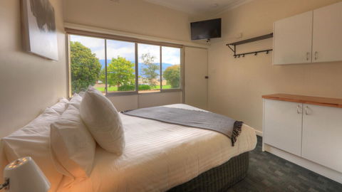 Corryong Hotel Motel - Taree Accommodation 5