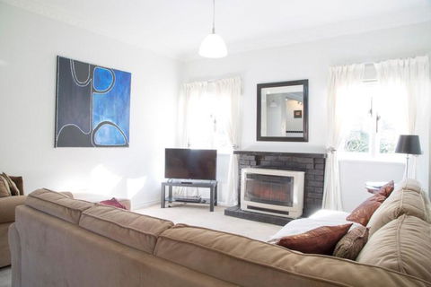 88 Morrisset - Taree Accommodation 3