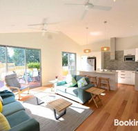 Sunny Blinco Street House - Taree Accommodation