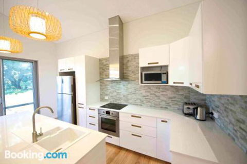 Sunny Blinco Street House - Taree Accommodation 5