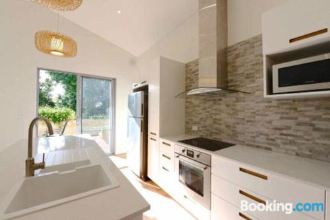 Sunny Blinco Street House - Taree Accommodation 6