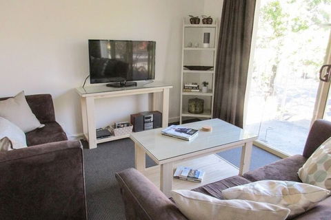 Angaston Mews Apartments - Taree Accommodation 7