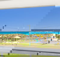 Beach Rd Villas by Rockingham Apartments - Taree Accommodation