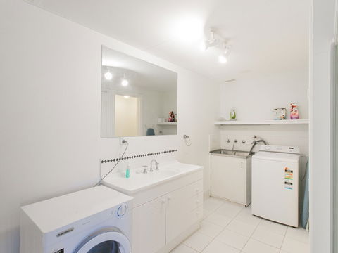 Beach Rd Villas By Rockingham Apartments - Taree Accommodation 4