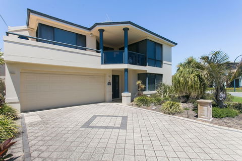 Seahaven Villas By Rockingham Apartments - Taree Accommodation 2