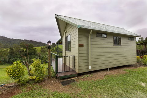 Mena Creek Flower House - Taree Accommodation 0