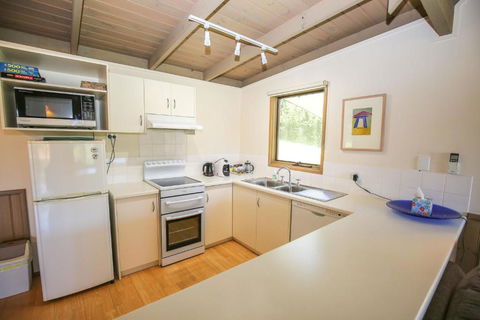 Crabapple Cottage - Taree Accommodation 2