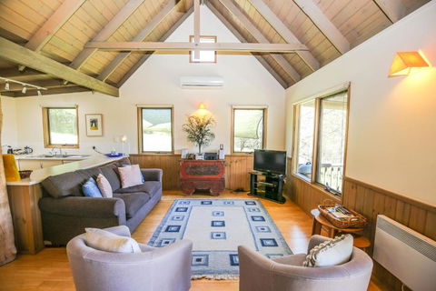 Crabapple Cottage - Taree Accommodation 4