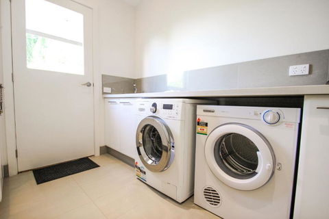 The Base Two - Taree Accommodation 2