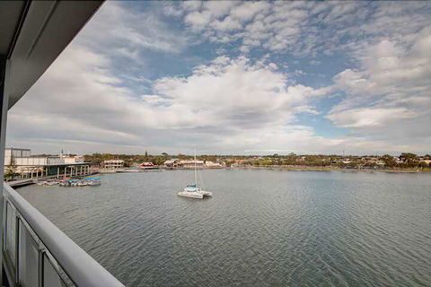 Bridgepoint 502 - Taree Accommodation 1