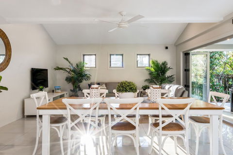 A PERFECT STAY - Byron Beach Style - Taree Accommodation 5